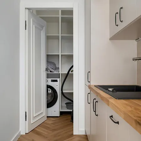 Daire Komfortowy Blisko Kolejkowa We Wroclawiu By Renters *